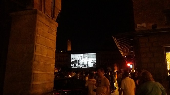 piazza maggiore e il cinema ritrovato