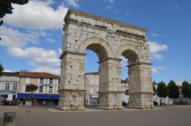 Saintes- Arco Germanico