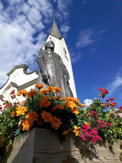 Statua di Caterina Lanz San Vigilio di M.
