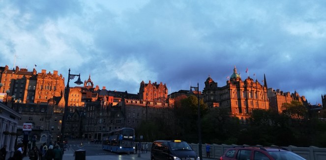 Tramonto su Edimburgo