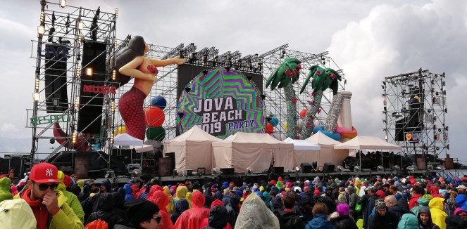 il palco prima del concerto