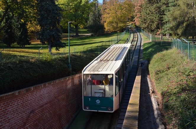 funicolare per salire sulla Collina di Petrin
