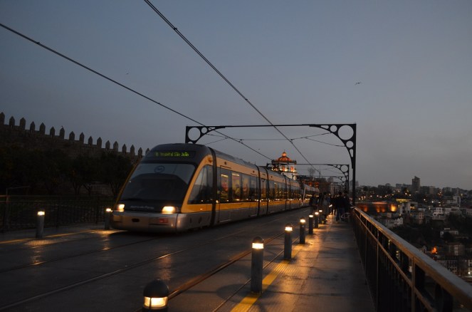 Metropolitana sul Ponte Dom Luis I - Porto