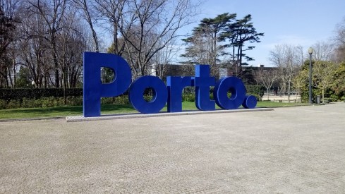 scritta all'interno dei Jardim do Palácio de Cristal